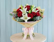 Букет цветов из:  Лилии и Розы #REPLACE_PRED# Плюссе
