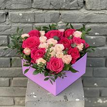 Цветочная композиция из Розы в коробке #REPLACE_PRED# Плюссе
