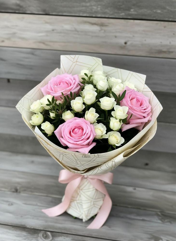 Букет цветов из: Розы в Плюссе