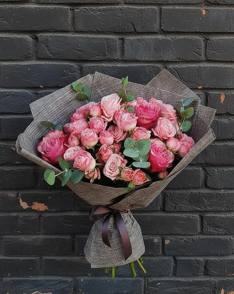 Букет цветов из: Розы в Плюссе