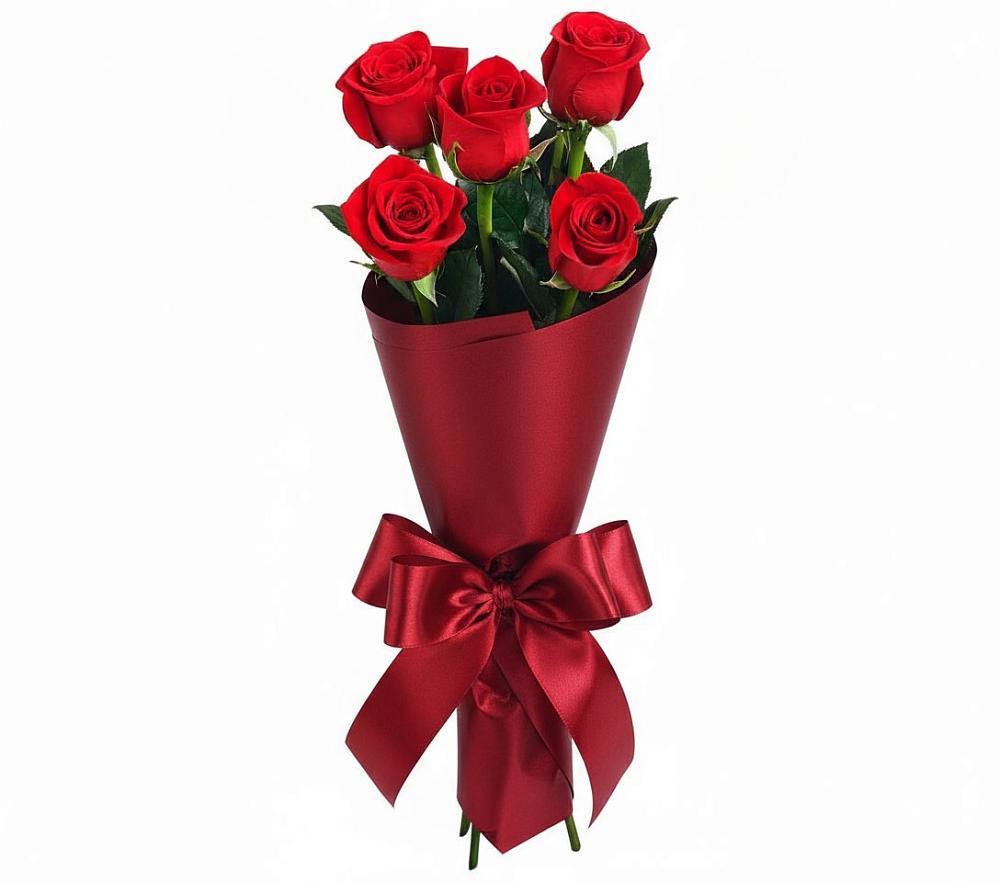 Букет 5 Красных роз Эдлесс Лав в Плюссе
