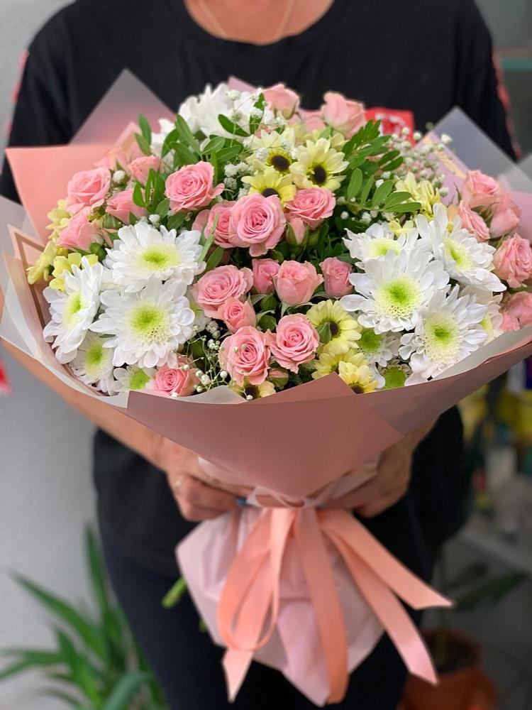 Букет цветов из: Розы и Хризантемы в Плюссе