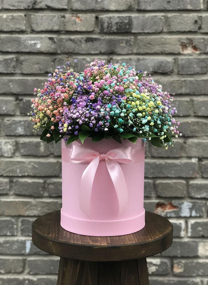 Цветочная композиция из Гипсофила и Розы в шляпной коробке в Плюссе
