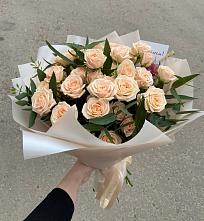 Букет Кремовые розы Латте в Плюссе