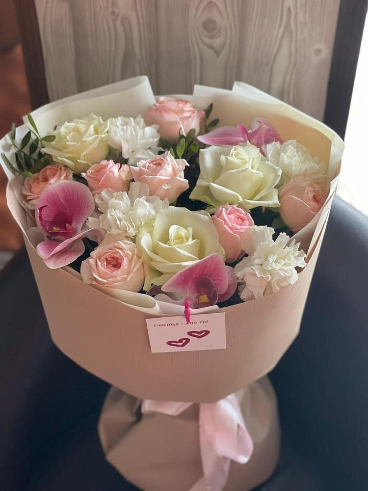 Букет цветов из: Орхидеи, Розы и Гвоздики в Плюссе