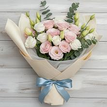 Букет цветов из:  Лизиантусы в Плюссе