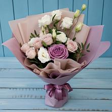 Букет цветов из:  Розы и Лизиантусы в Плюссе