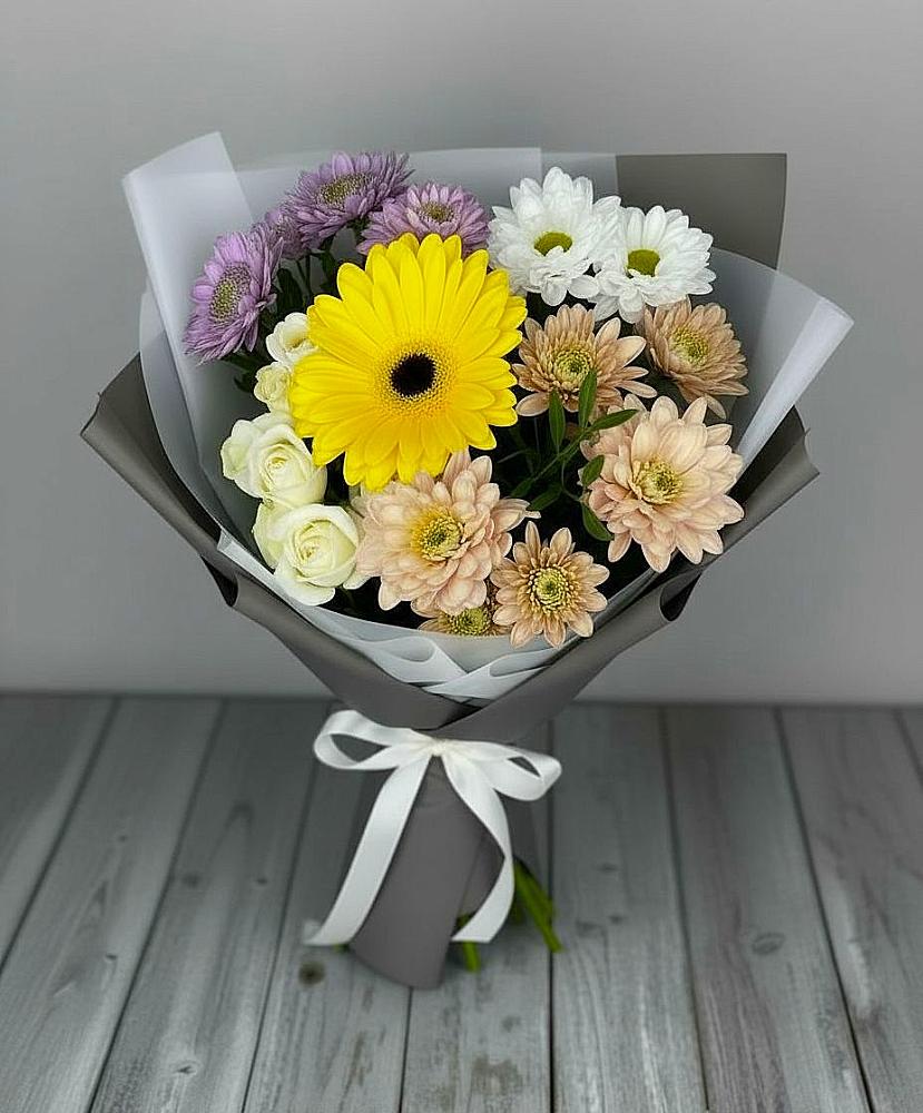 Букет цветов из: Розы, Герберы и Хризантемы в Плюссе