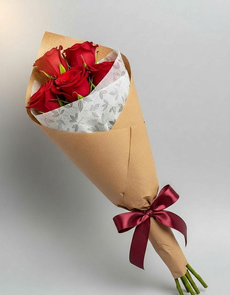 Букет цветов из: Розы в Плюссе