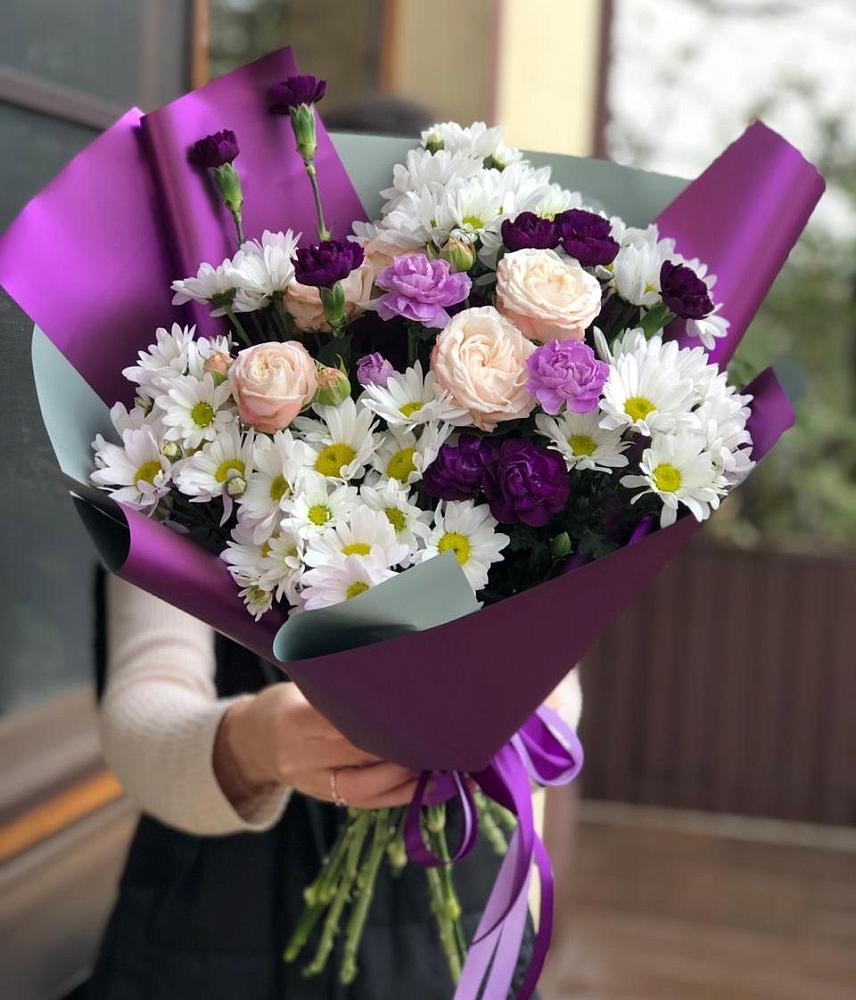 Букет цветов из: Хризантемы, Гвоздики и Розы в Плюссе