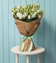 Букет цветов из:  Лизиантусы в Плюссе