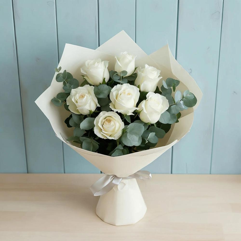 Букет Белые розы в Эвкалипте в Плюссе