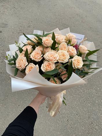 Букет Кремовые розы Латте в Плюссе
