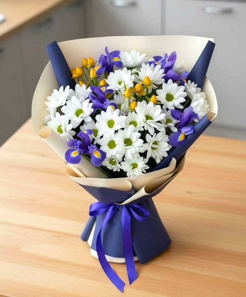 Букет цветов из: Розы, Ирисы и Хризантемы в Плюссе