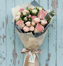 Букет цветов из:  Розы в Плюссе