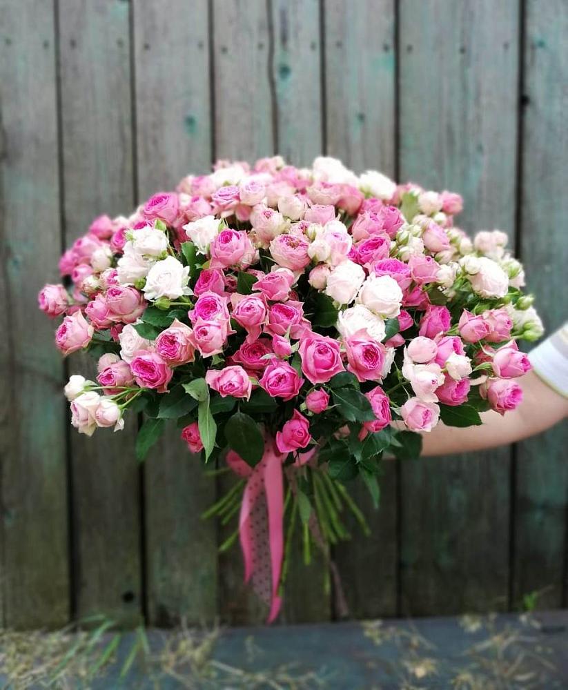 Букет Розовые кустовые розы Натали и Лав Лидия в Плюссе