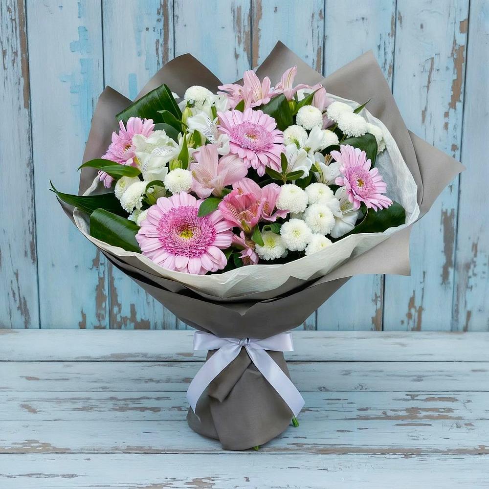 Букет цветов из: Герберы, Альстромерии и Хризантемы в Плюссе