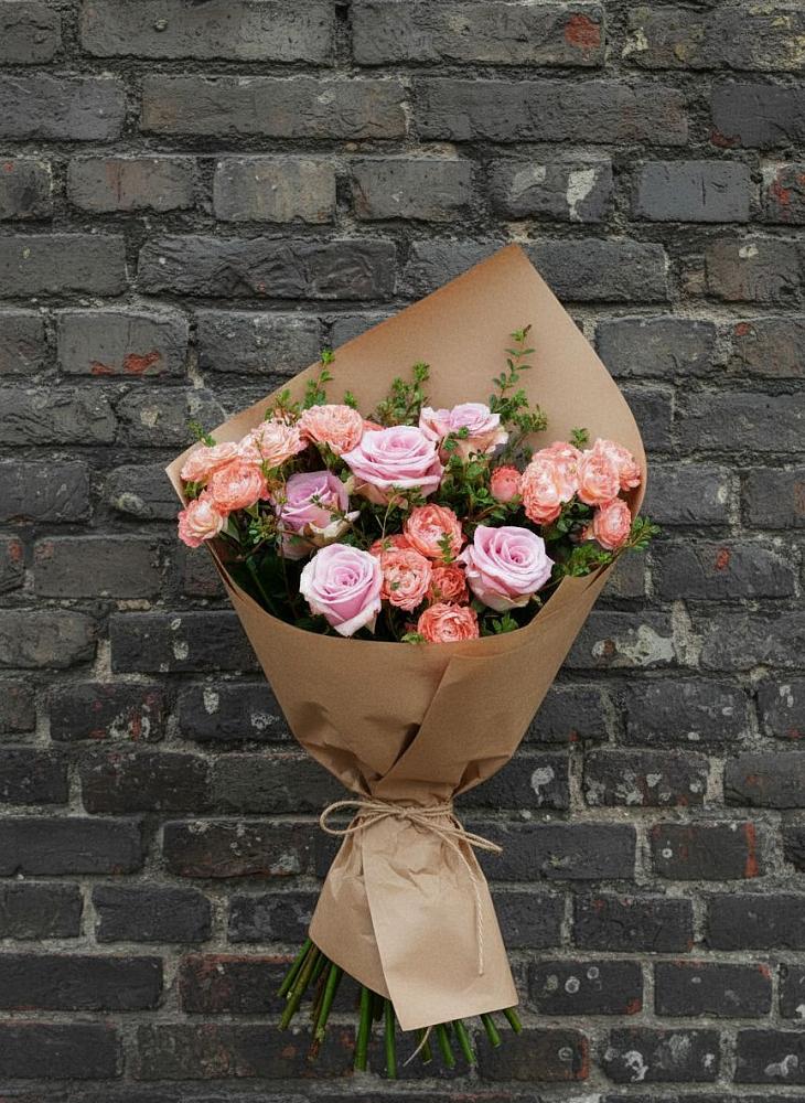 Букет цветов из: Розы в Плюссе