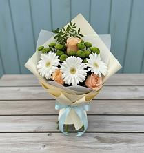 Букет цветов из:  Герберы, Розы и Хризантемы в Плюссе