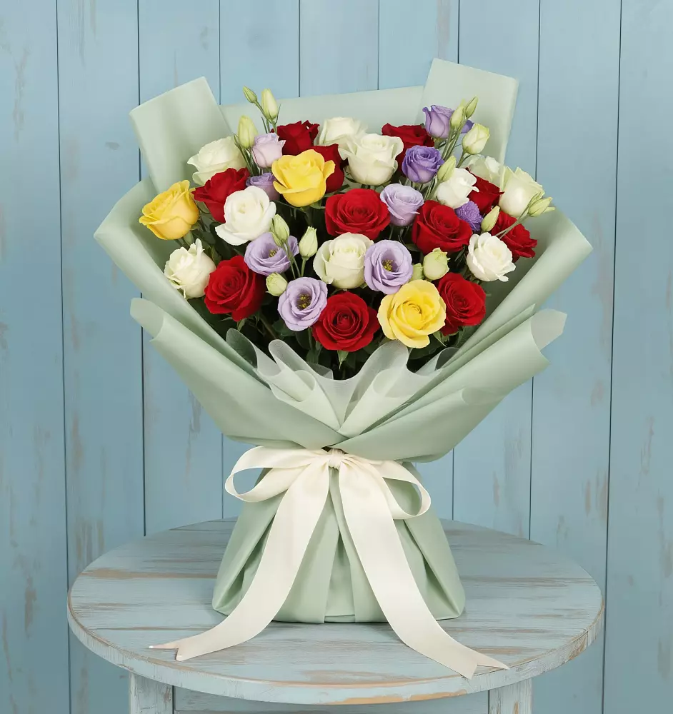 Букет цветов из: Розы в Плюссе