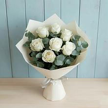 Букет Белые розы в Эвкалипте в Плюссе