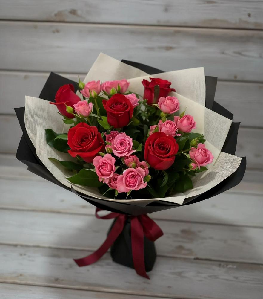 Букет цветов из: Розы в Плюссе