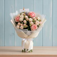 Букет цветов из:  Розы в Плюссе