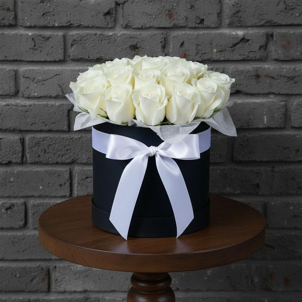 Цветочная композиция из Розы в шляпной коробке в Плюссе