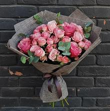 Букет цветов из:  Розы в Плюссе