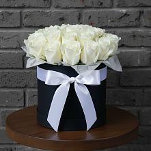 Цветочная композиция из Розы в шляпной коробке в Плюссе